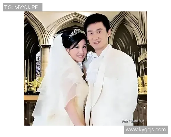 曾经足球明星的妻子如何在风光背后重塑自我与人生价值